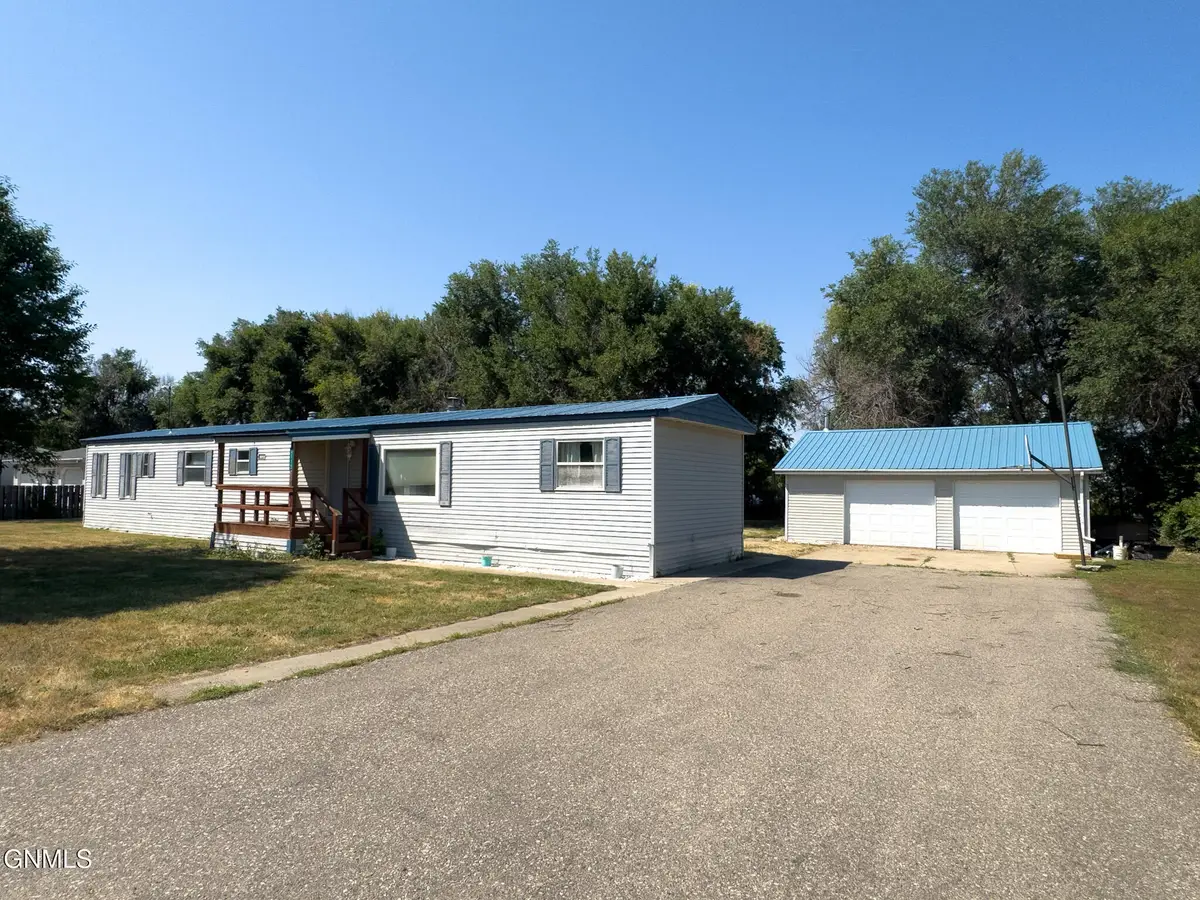 3115 9th Avenue E, Williston, ND 58801 - #1