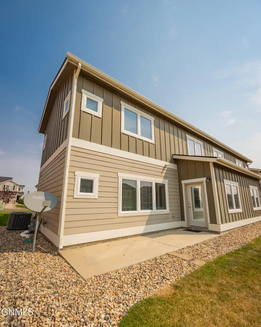 2809 28th Street W, Williston, ND 58801 - #2