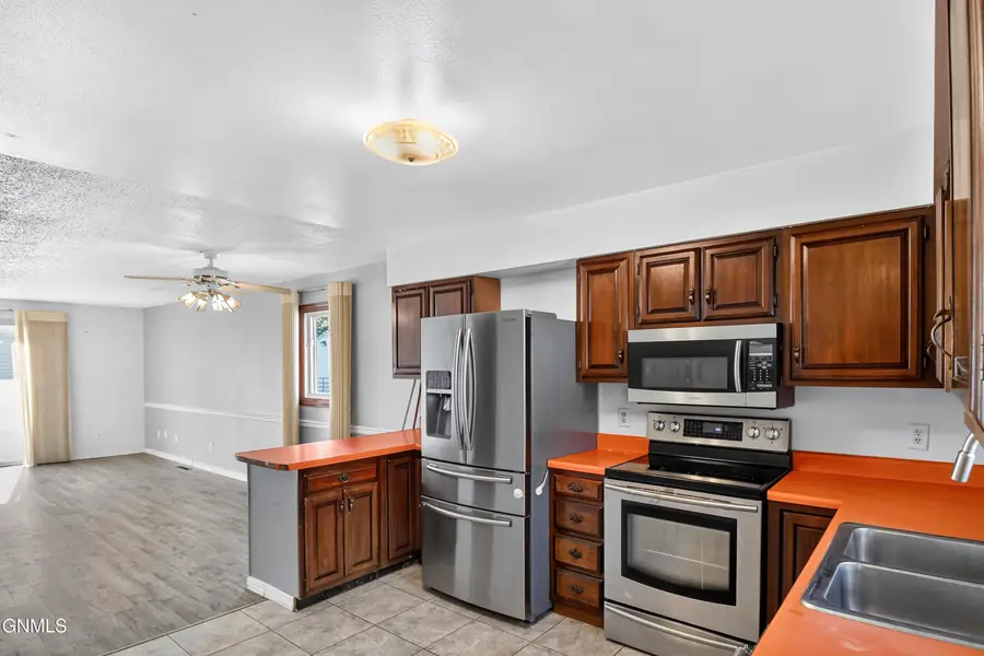 15 20th Street W #7, Williston, ND 58801 - #2
