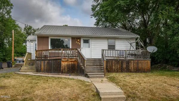 304 8th Street Nw, Mandan, ND 58554