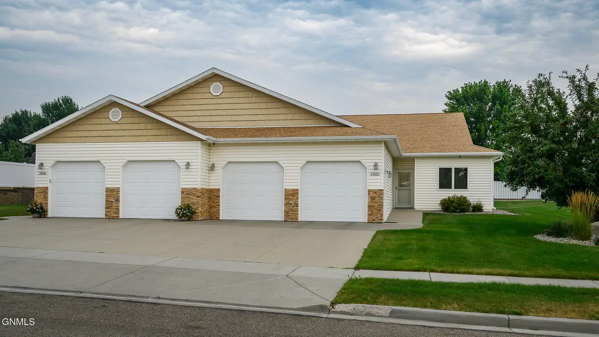 2800 Sleepy Hollow Loop, Bismarck, ND 58501 - #1