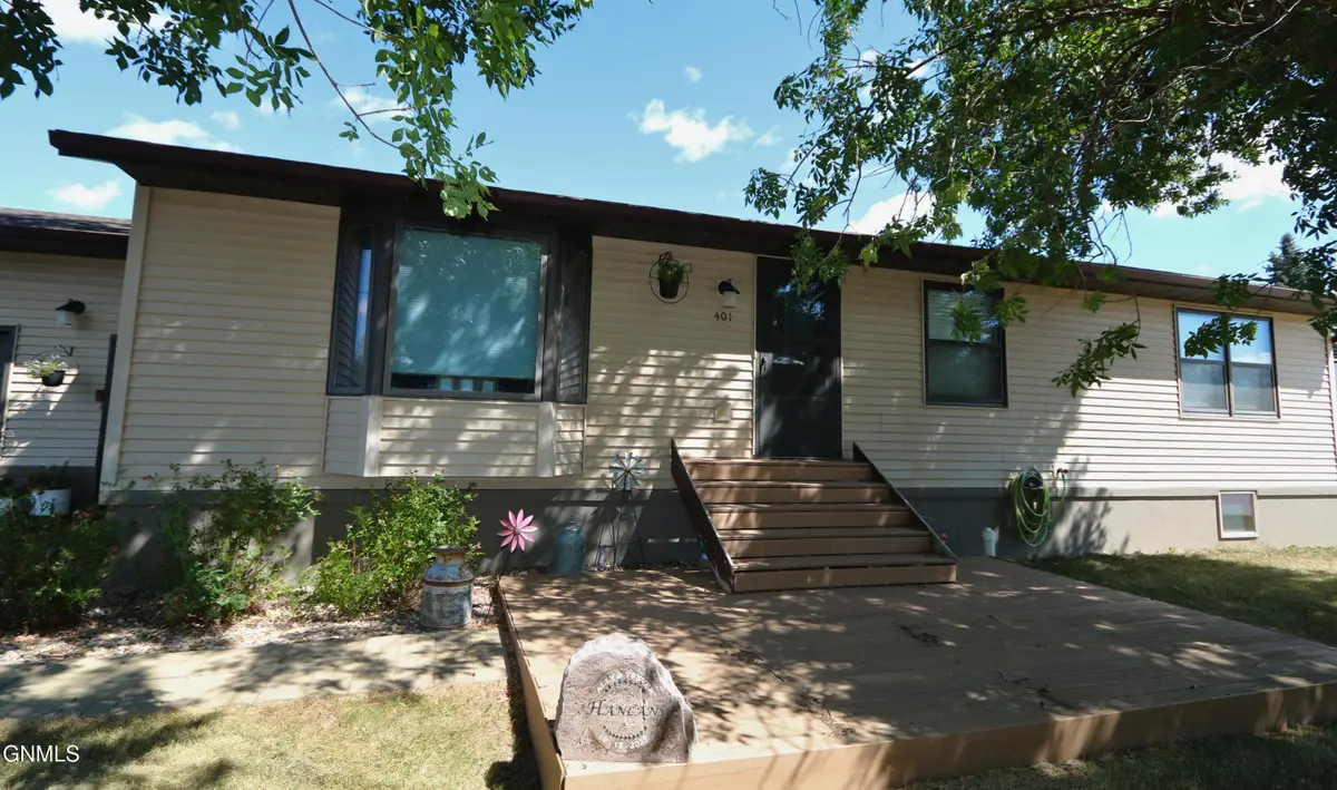 401 Moore Avenue Ne, Berthold, ND 58718 - #1