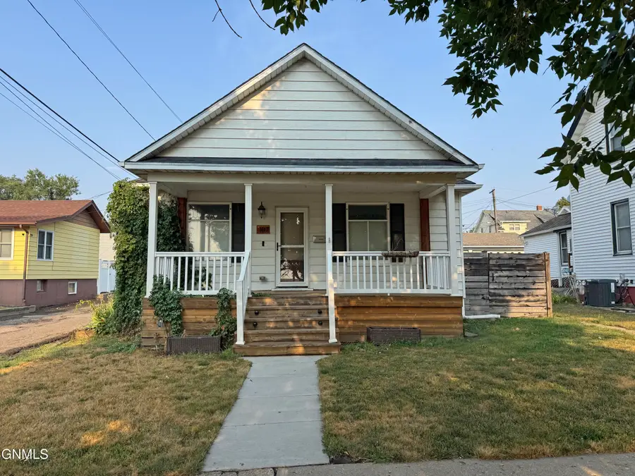 107 8th Street Nw, Mandan, ND 58554 - #2