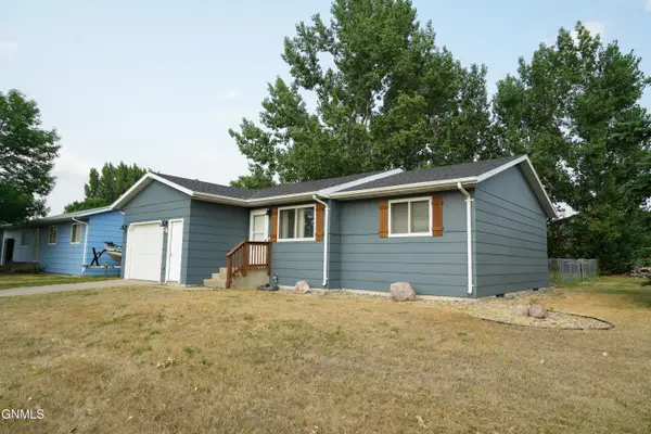 26 Gibbons Drive, Lincoln, ND 58504