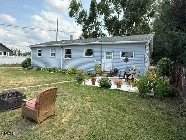 421 4th Street Ne, Valley City, ND 58072 - #2