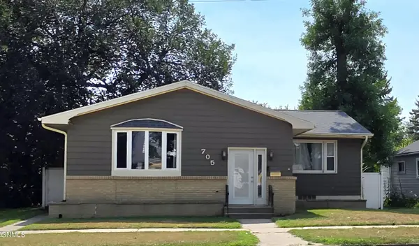 705 5th Street Sw, Valley City, ND 58072