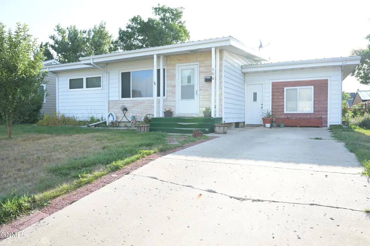 506 13th Avenue W, Williston, ND 58801 - #1