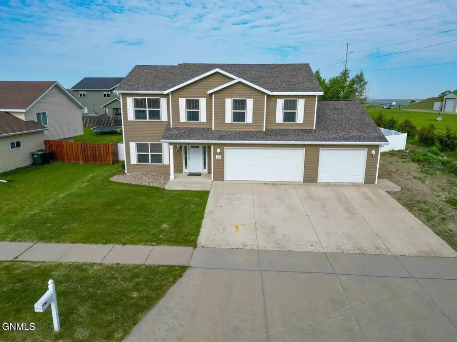 5115 37th Avenue Nw, Mandan, ND 58554 - #2