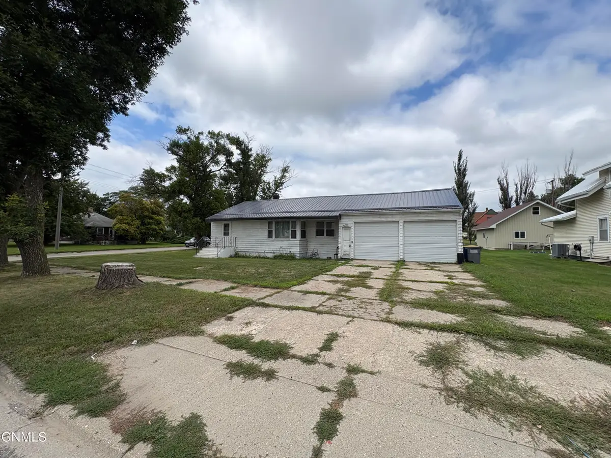 51 2nd Street N, Ellendale, ND 58436 - #1