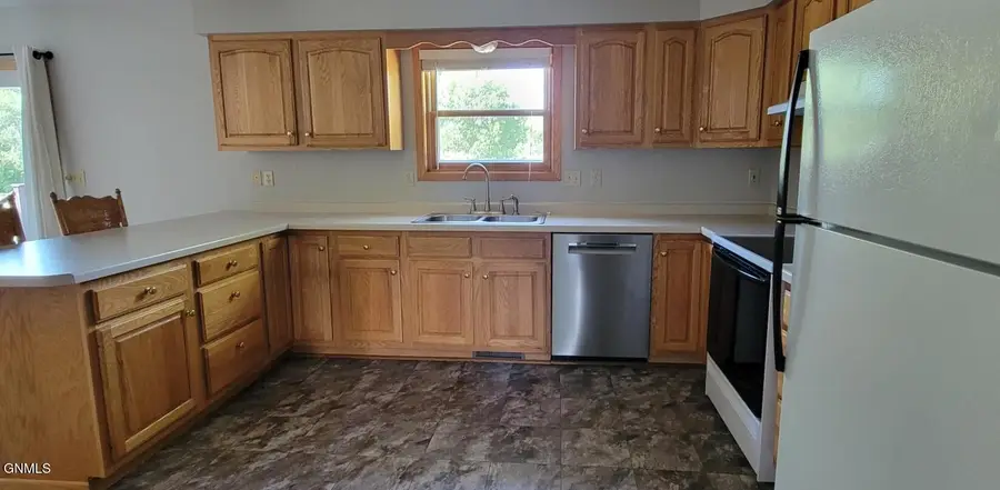 403/405 Water Street E, Medina, ND 58467 - #3