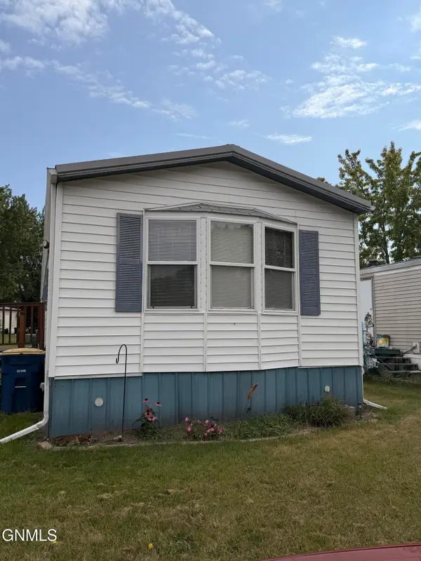 238 Northland Estates, Jamestown, ND 58401