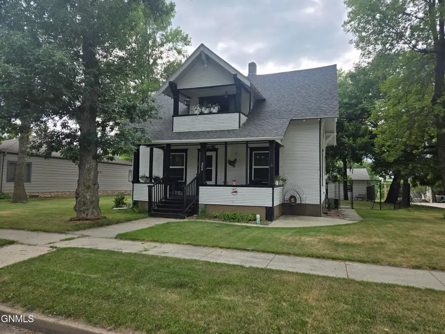 304 1st Avenue Sw, Ashley, ND 58413 - #3