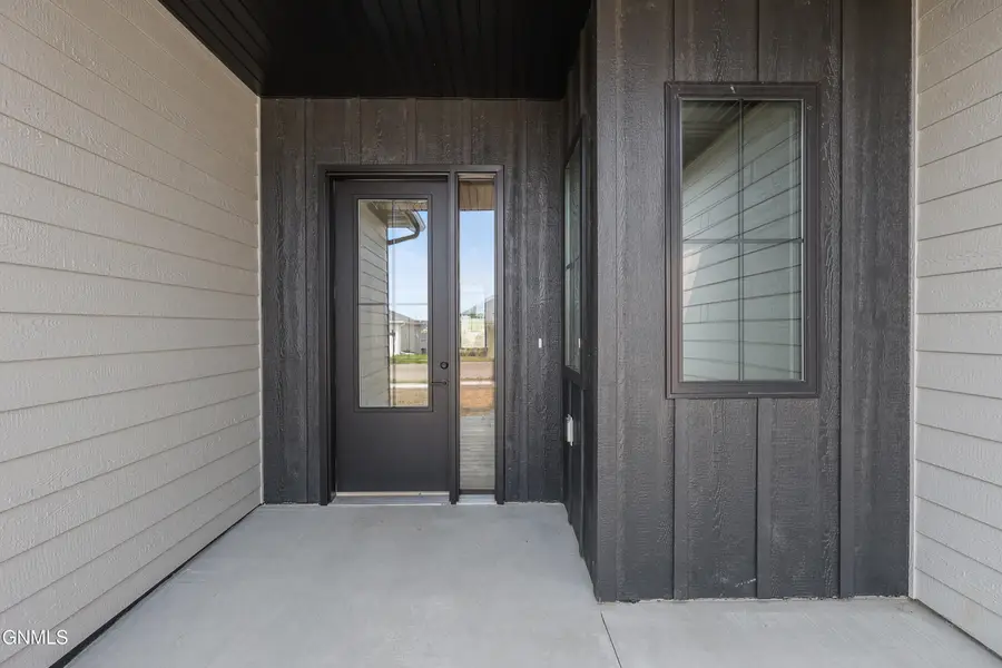 3928 Cogburn Road, Bismarck, ND 58503 - #3