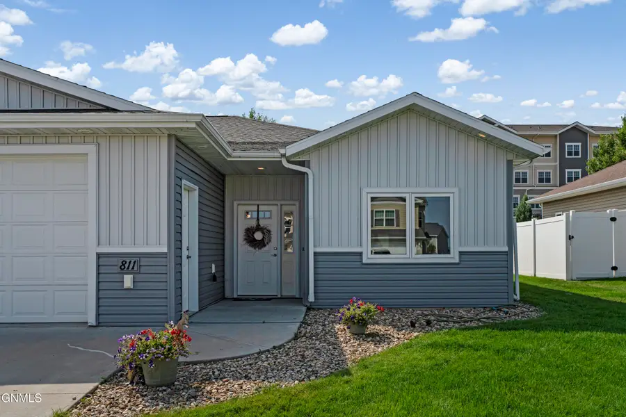 811 Bremner Avenue, Bismarck, ND 58503 - #2
