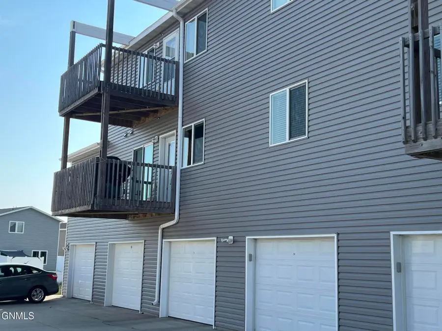 829 Canada Avenue #2, Bismarck, ND 58503 - #2
