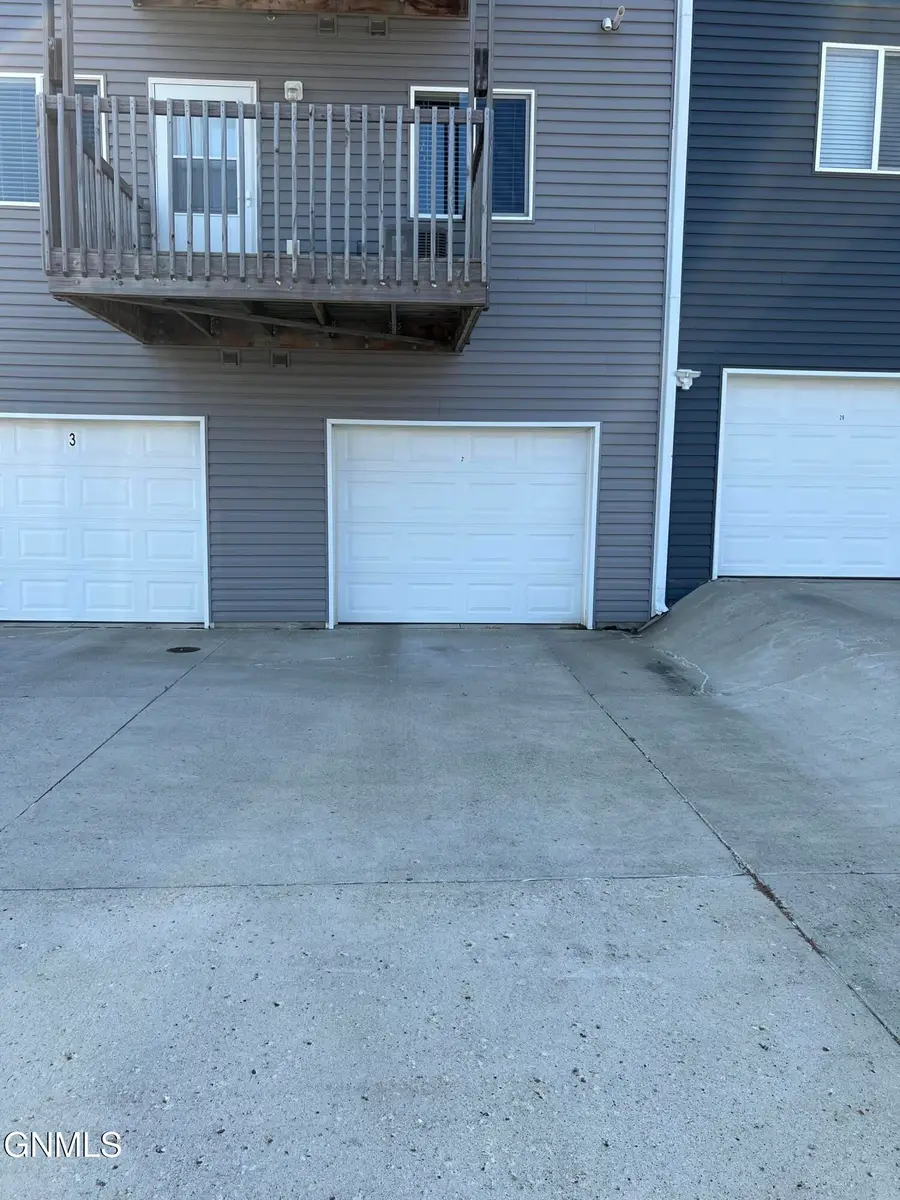 829 Canada Avenue #2, Bismarck, ND 58503 - #3