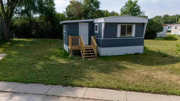 1201 Dakota Trail, Mandan, ND 58554