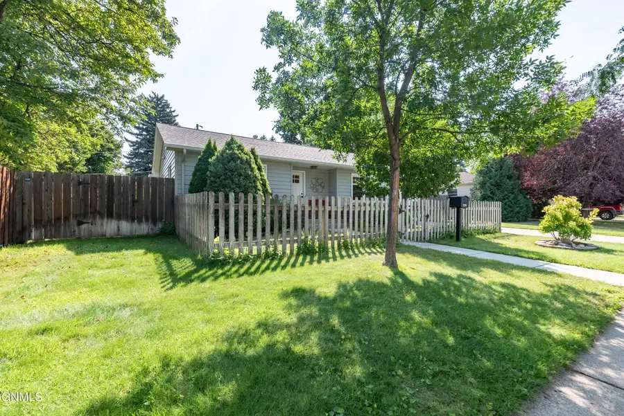 1219 Mandan Street N, Bismarck, ND 58501 - #3