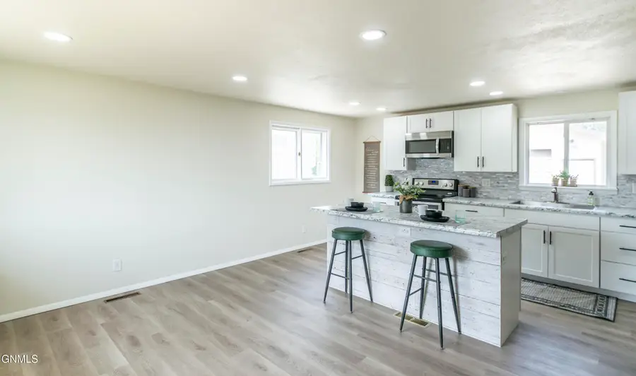 502 12th Street Nw, Mandan, ND 58554 - #3