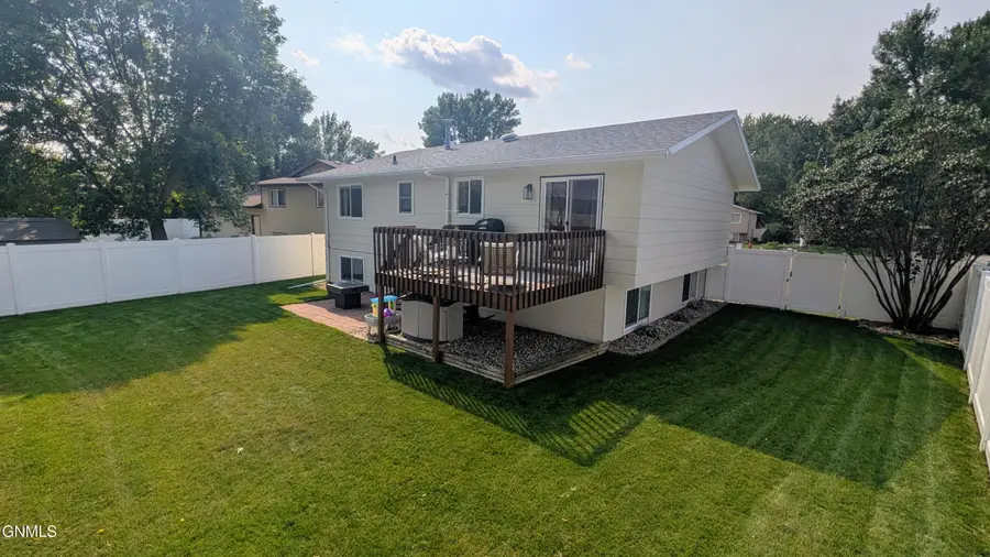 1635 Oakland Drive, Bismarck, ND 58504 - #2