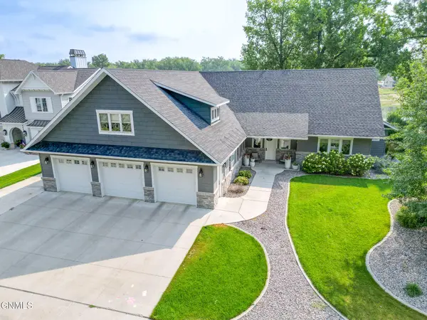 2607 Langer Lane, Bismarck, ND 58504
