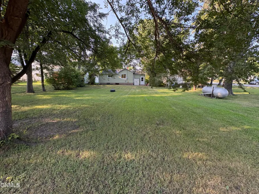 516 2nd Street N, Ellendale, ND 58436 - #2