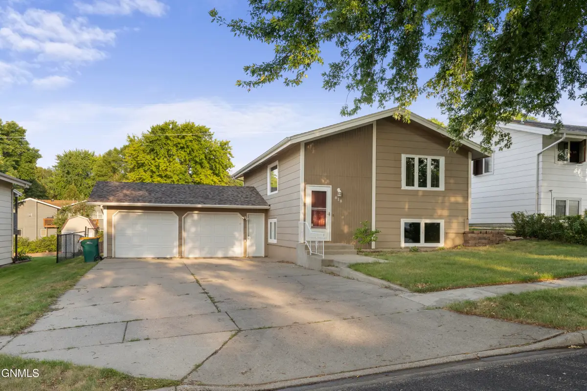 818 N 34th Street, Bismarck, ND 58501 - #1