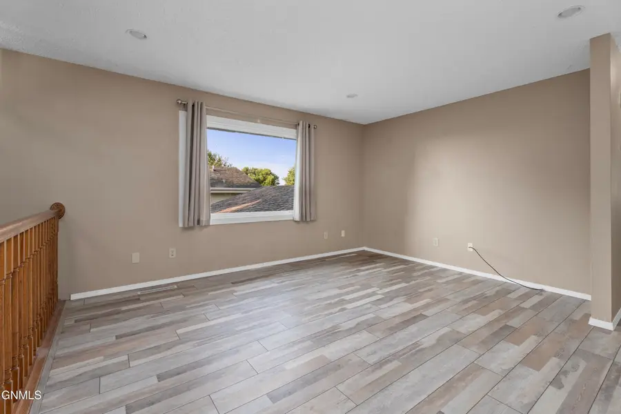 818 N 34th Street, Bismarck, ND 58501 - #3