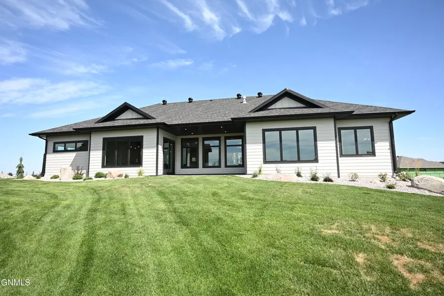 1207 Limited Lane, Bismarck, ND 58503 - #3