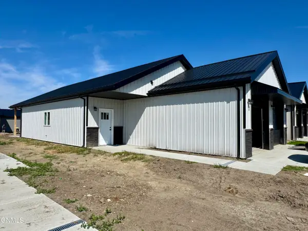 3508 Calgary Point, Bismarck, ND 58503