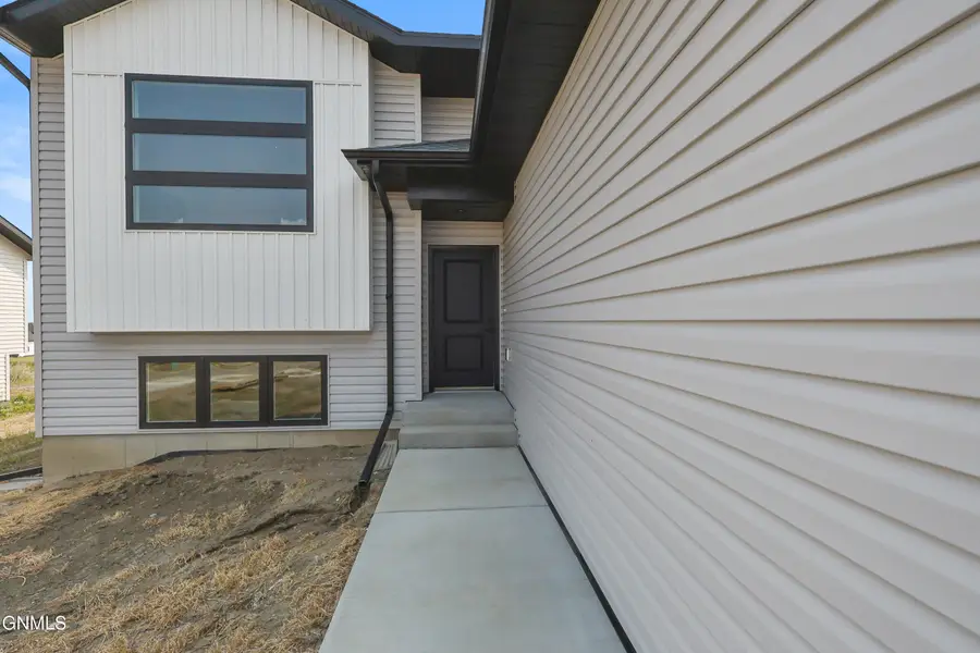 5401 Welder Avenue, Bismarck, ND 58503 - #3