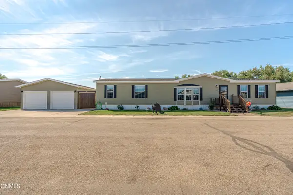 1623 Hawk Trail Se, Mandan, ND 58554