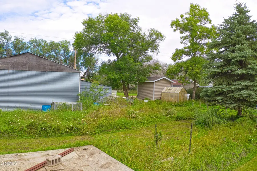 307 Linda Street, Ambrose, ND 58833 - #3