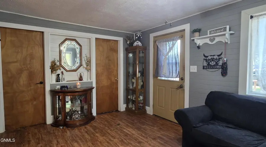 805 4th Street Ne, Valley City, ND 58072 - #3