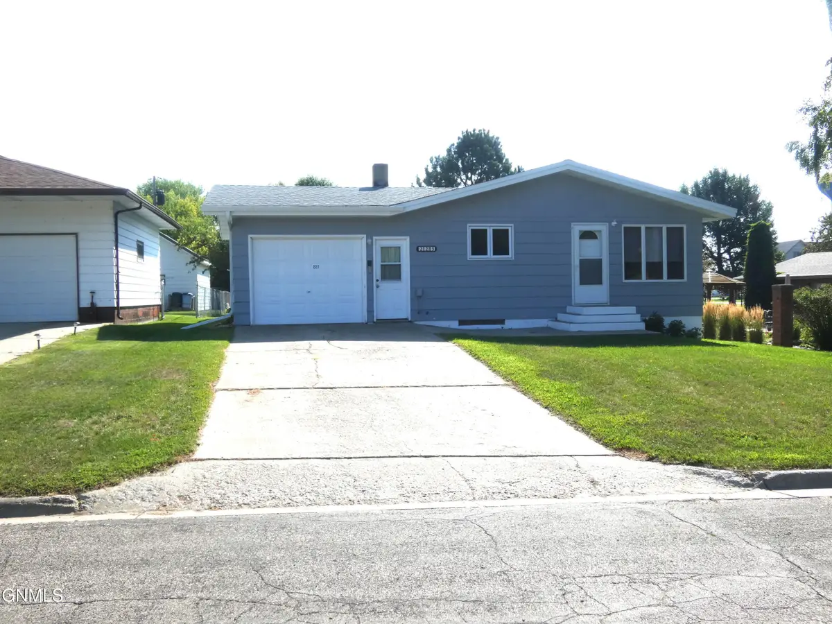 225 5th Street E, Napoleon, ND 58561 - #1