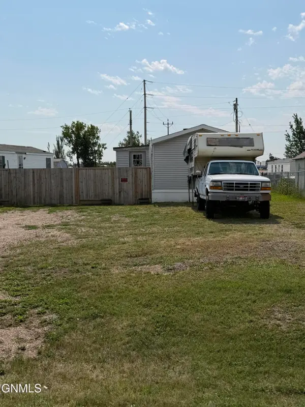 233 4th Street Se, Tioga, ND 58852