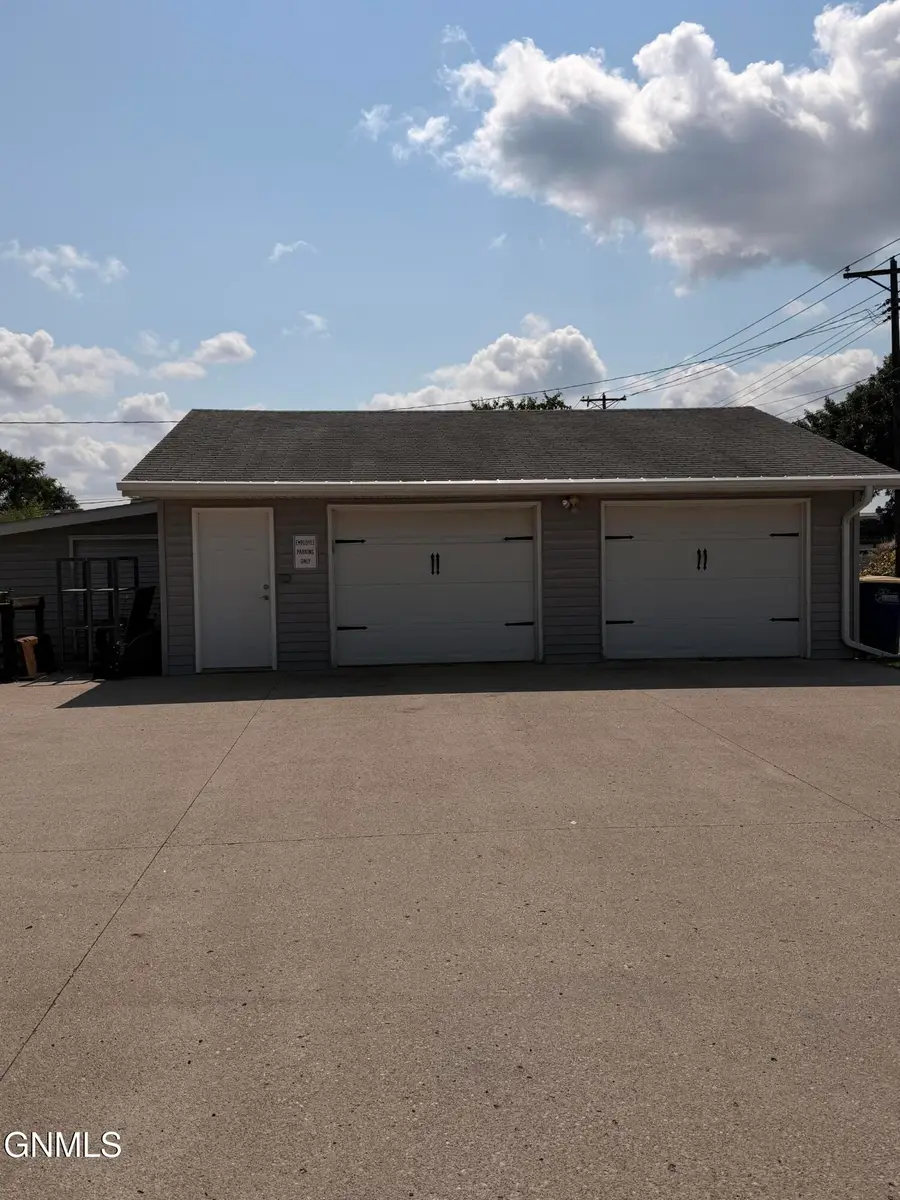 1320 6th Street Se, Jamestown, ND 58401 - #2