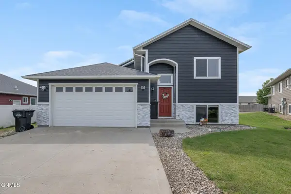 2113 23rd Street W, Williston, ND 58801