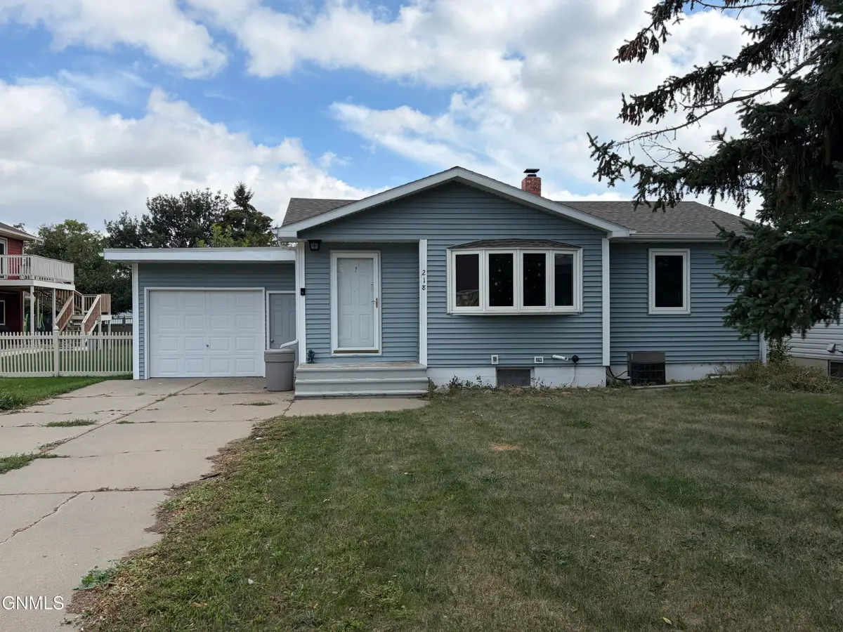 218 3rd Avenue Nw, Hazen, ND 58545 - #1