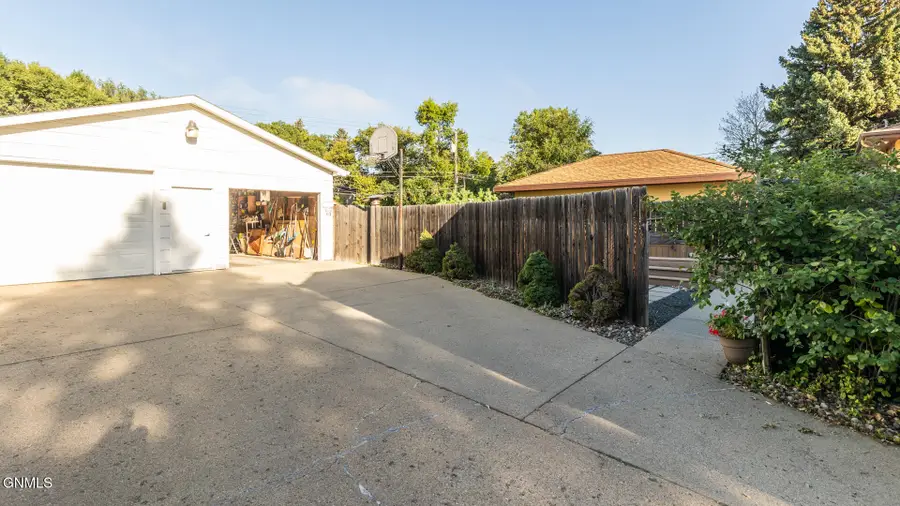 510 16th Street N, Bismarck, ND 58501 - #2