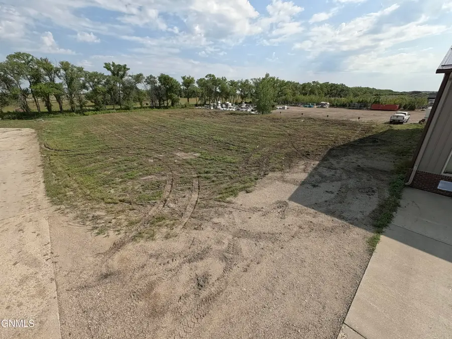 4222 Hagen Avenue, Bismarck, ND 58504 - #2