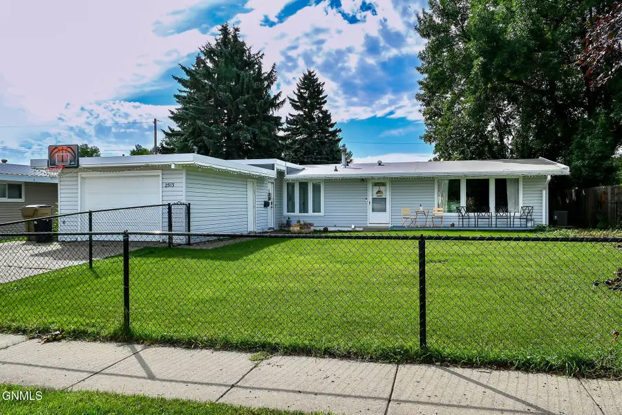 2513 Central Avenue, Minot, ND 58701 - #2