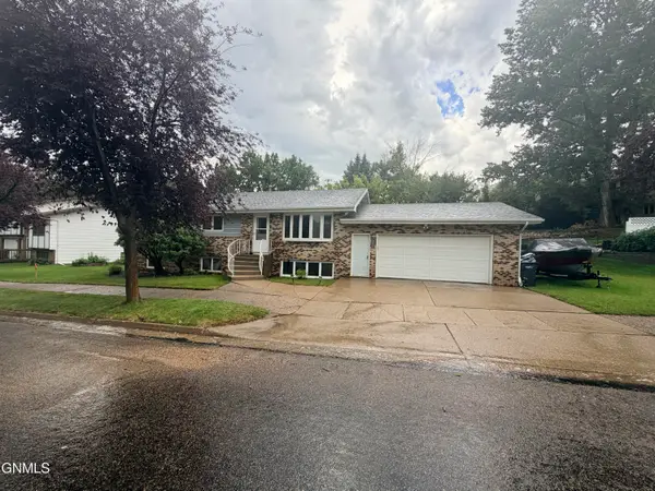 509 Lohstreter Road Nw, Mandan, ND 58554