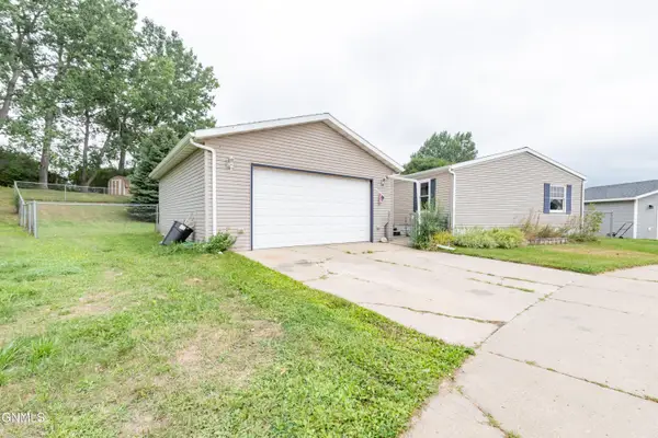 4618 Rebel Drive, Bismarck, ND 58503
