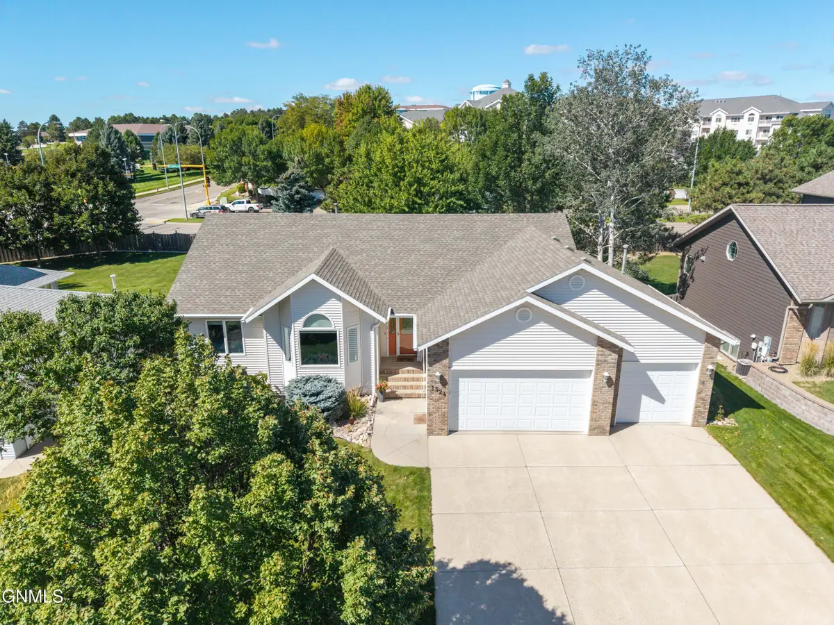 2524 Sharps Loop, Bismarck, ND 58503 - #1