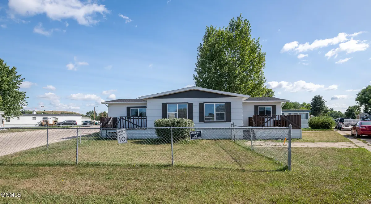 900 S Frontier Trail, Mandan, ND 58554 - #1