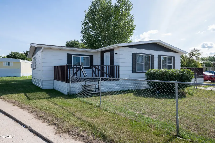 900 S Frontier Trail, Mandan, ND 58554 - #2