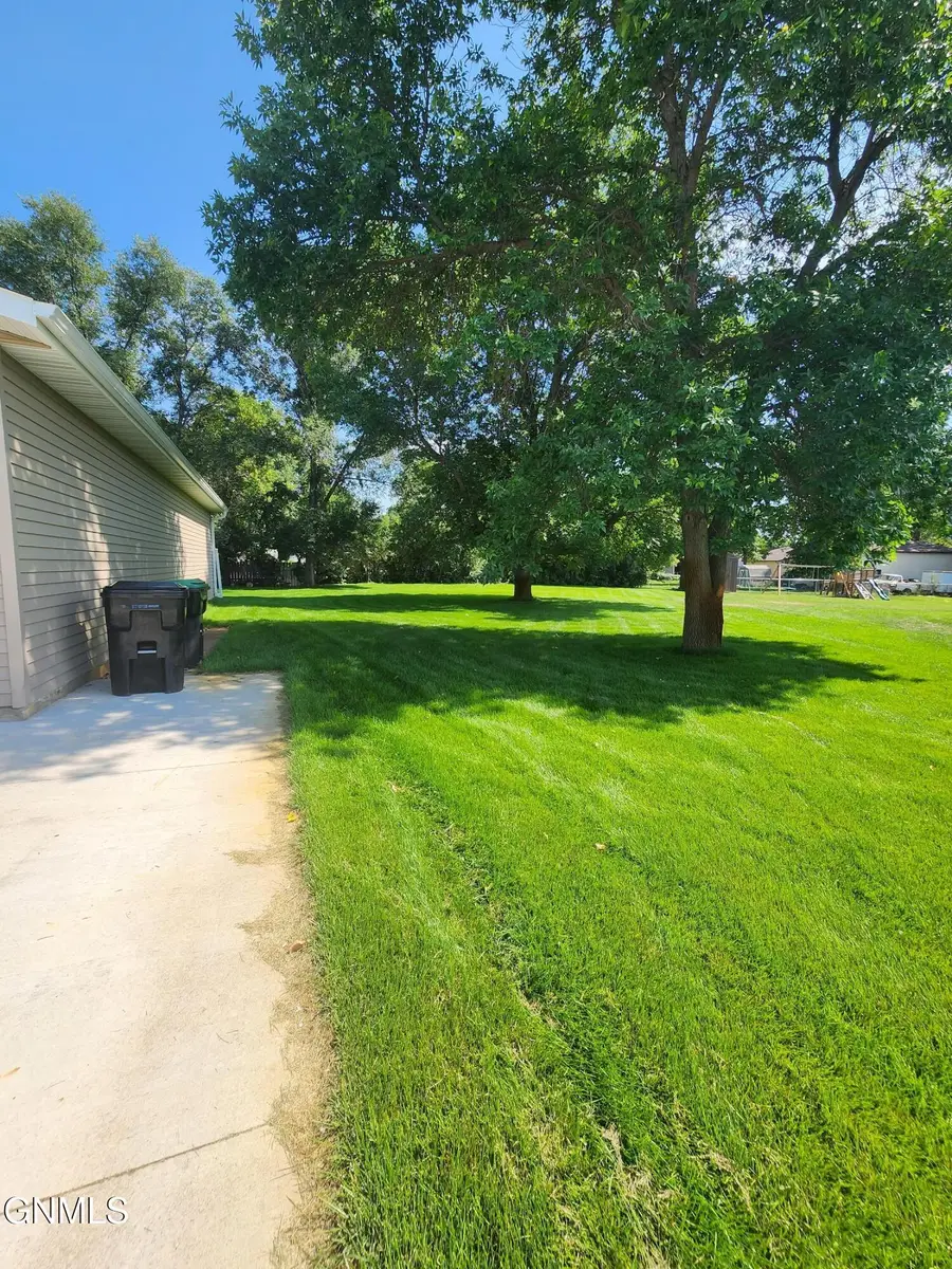 8 Brevet Place, Lincoln, ND 58504 - #3