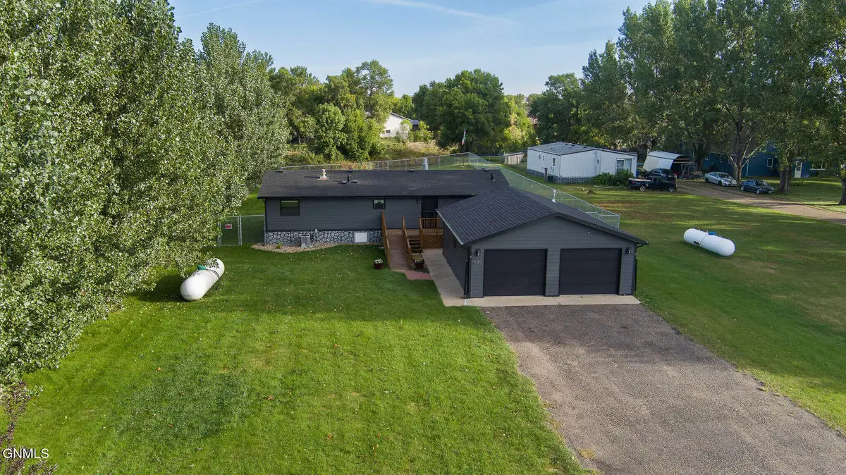620 Rosie Lane N, Mandan, ND 58554 - #1