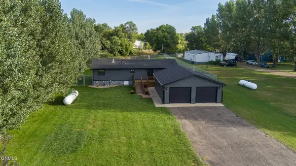 620 Rosie Lane N, Mandan, ND 58554
